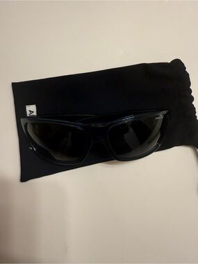 BNWOT ARNETTE Blue Sunglasses